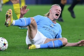 PG游戏-包含哈兰德连续七场比赛得分超过势不可挡，巴塞罗那挑战极限！的词条