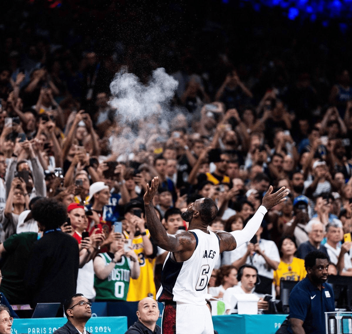 关于詹姆斯在法国队比赛中惊险取胜，关键助攻引发热议！的信息